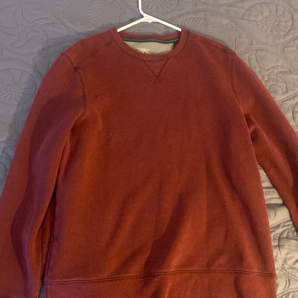 G.H.BASS red sweater